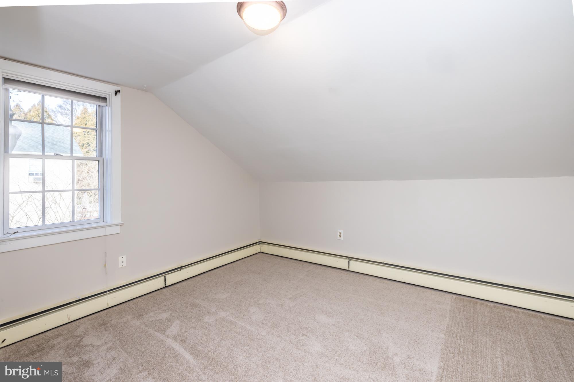 129 Chatwood Ave