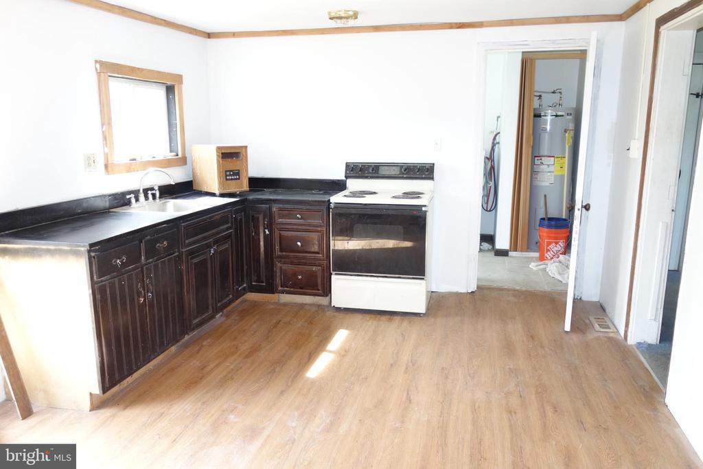 260 Laurel Rd