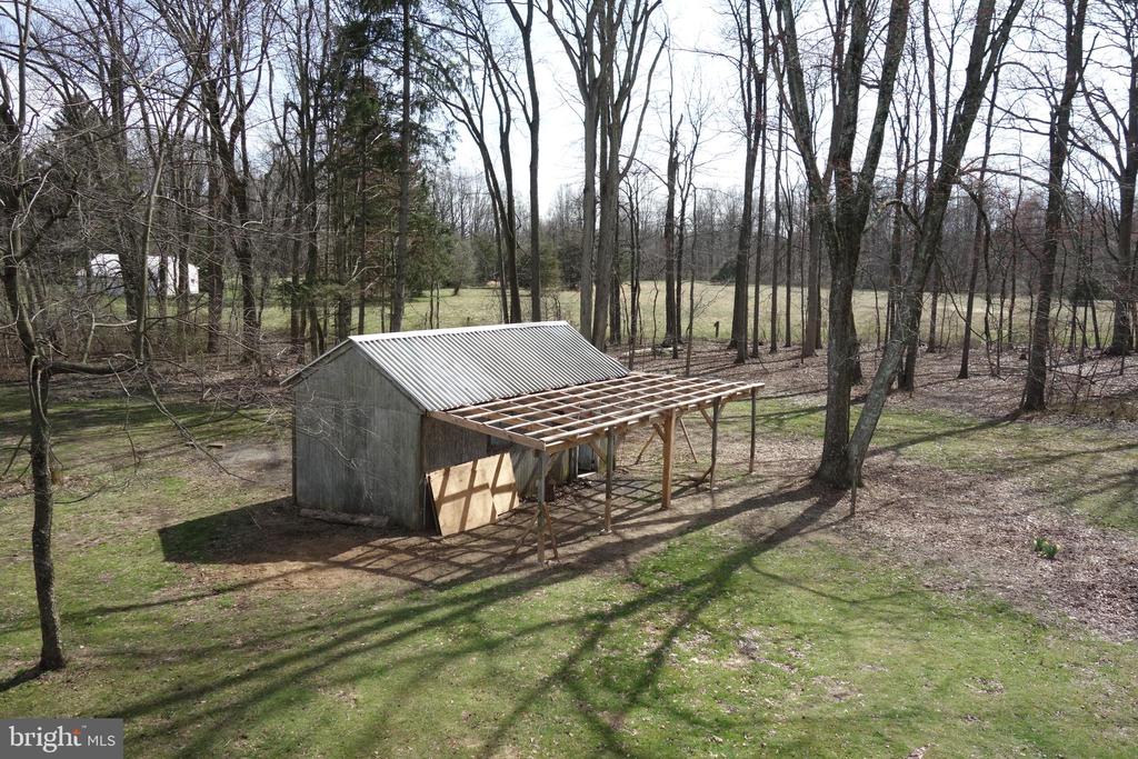 260 Laurel Rd