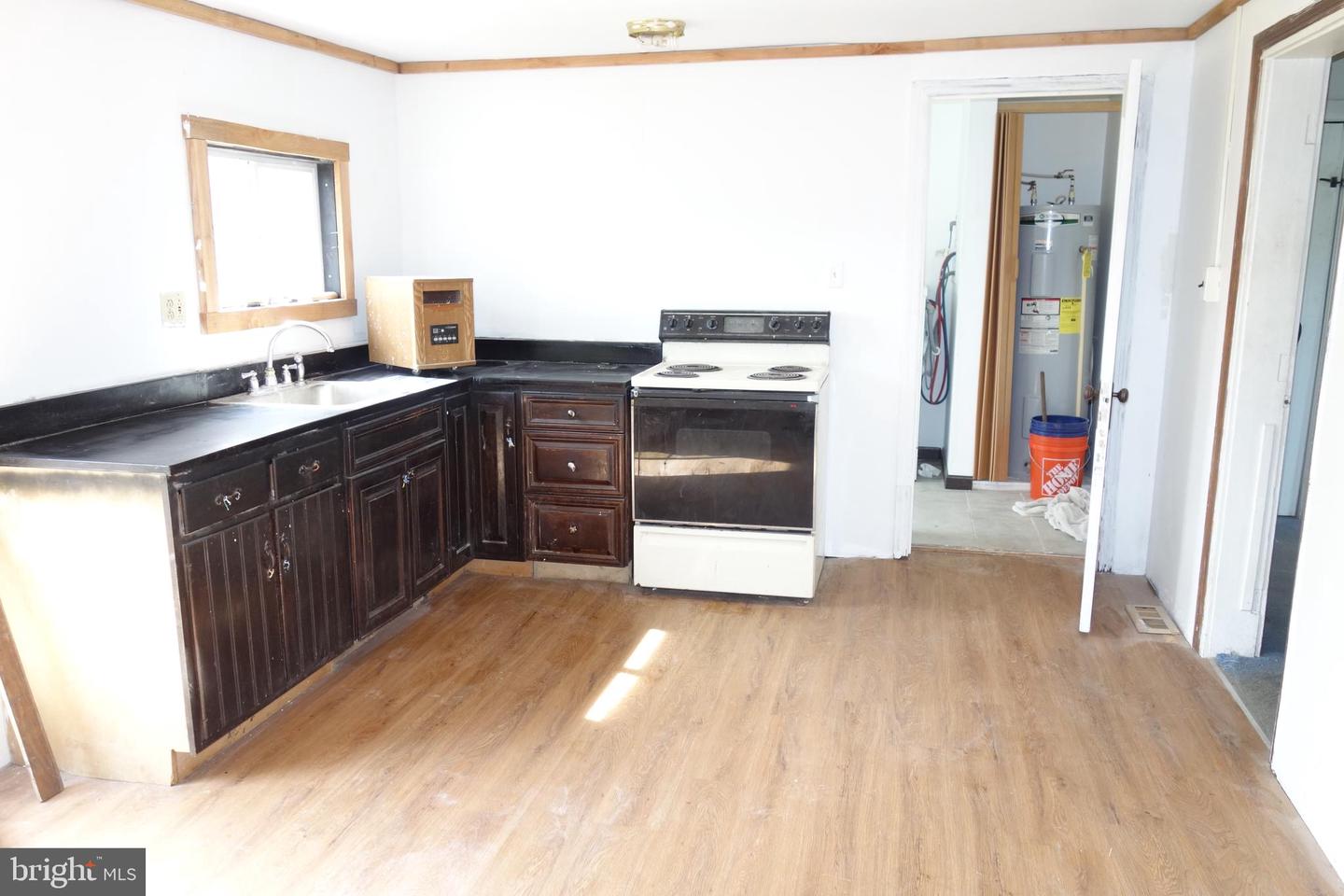 260 Laurel Rd