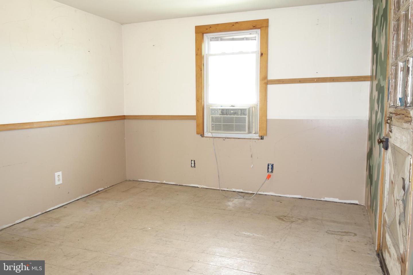 260 Laurel Rd
