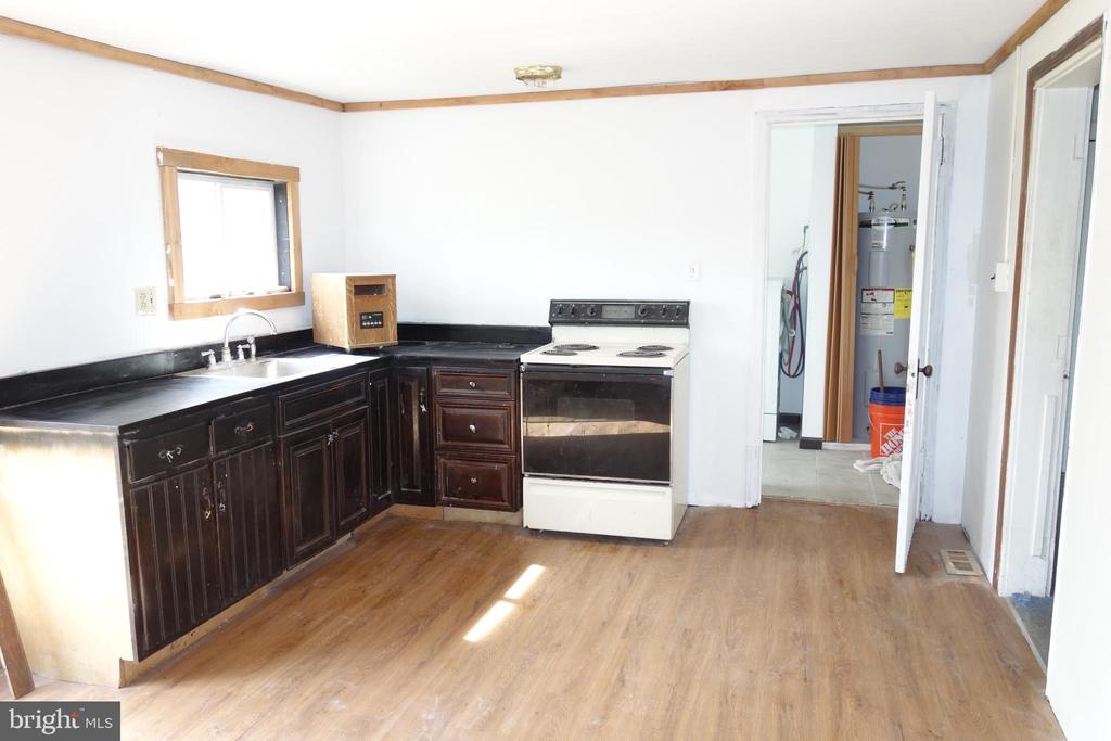 260 Laurel Rd
