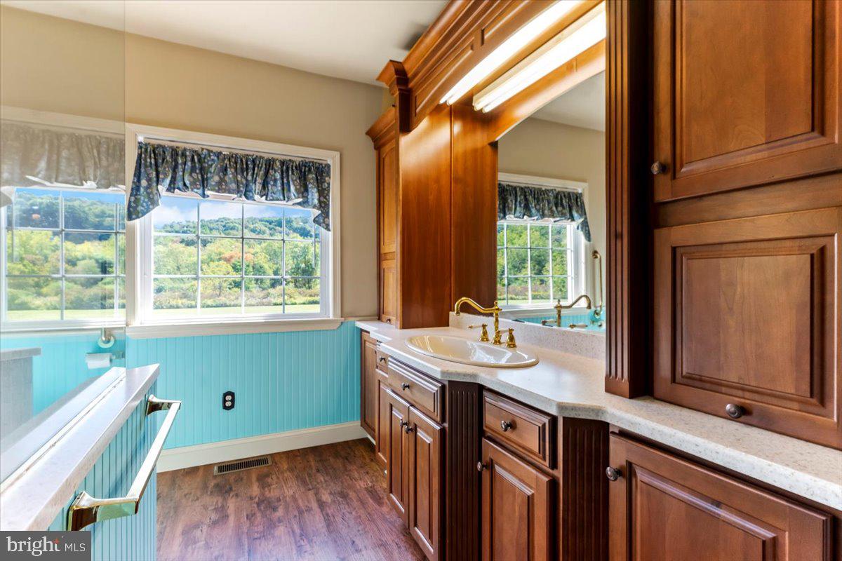 675 Old Stottsville Rd