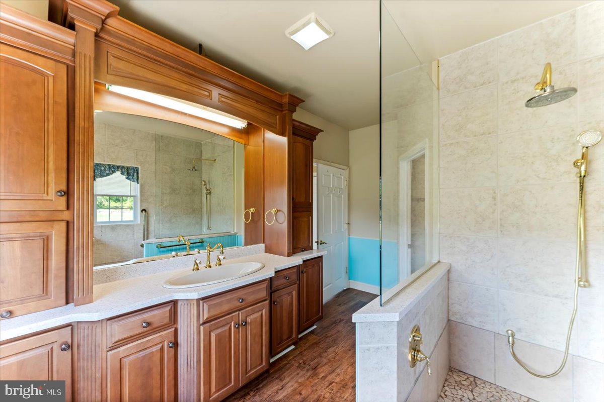 675 Old Stottsville Rd