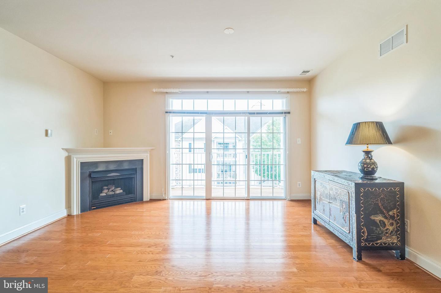 211 Victoria Gardens Dr #F