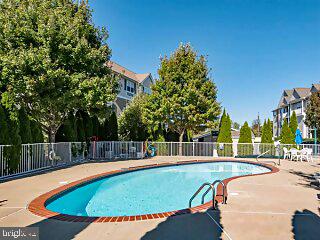 211 Victoria Gardens Dr #F