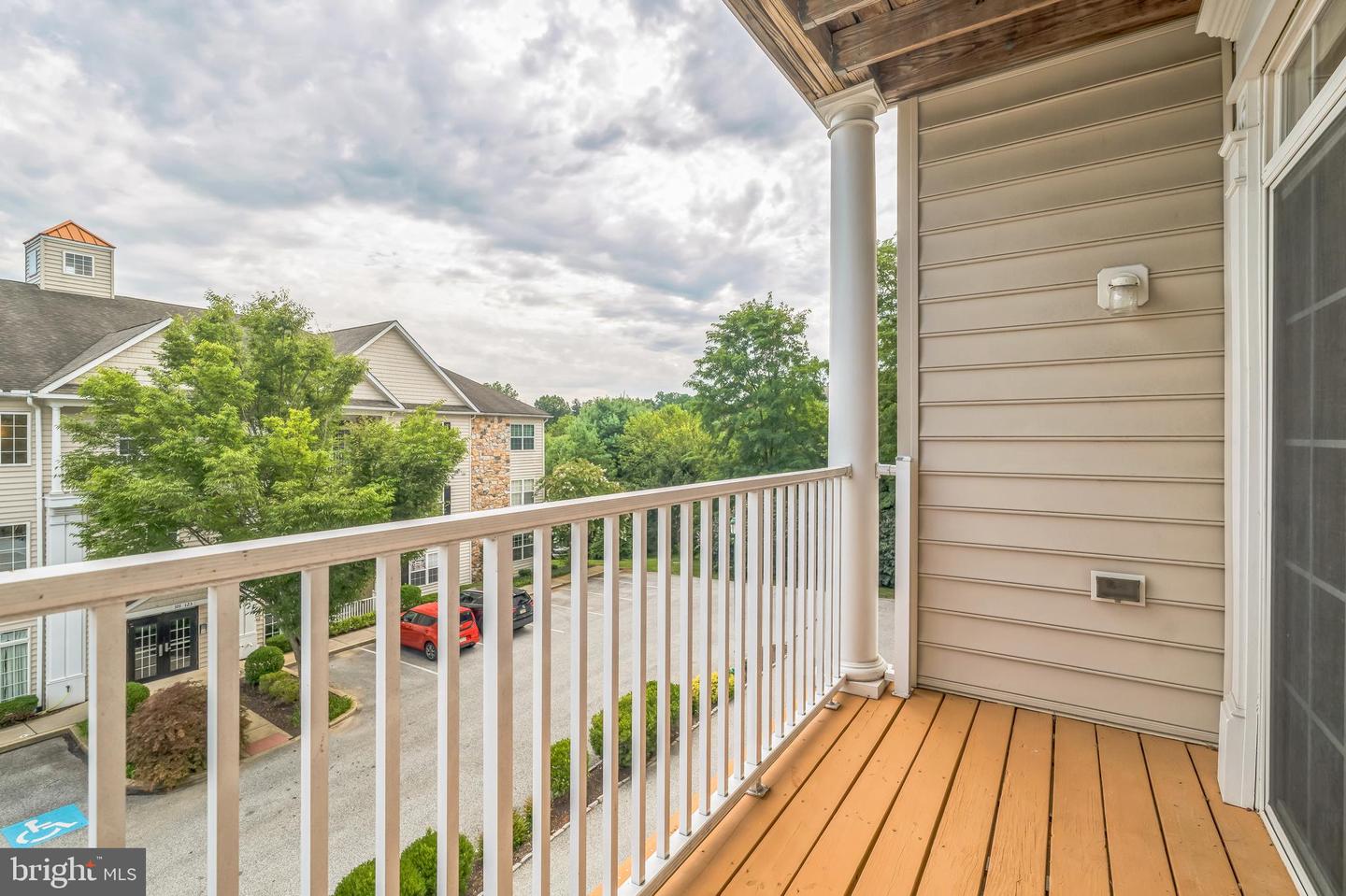 211 Victoria Gardens Dr #F
