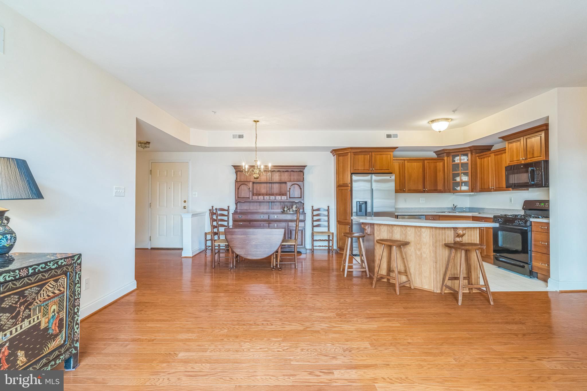 211 Victoria Gardens Dr #F