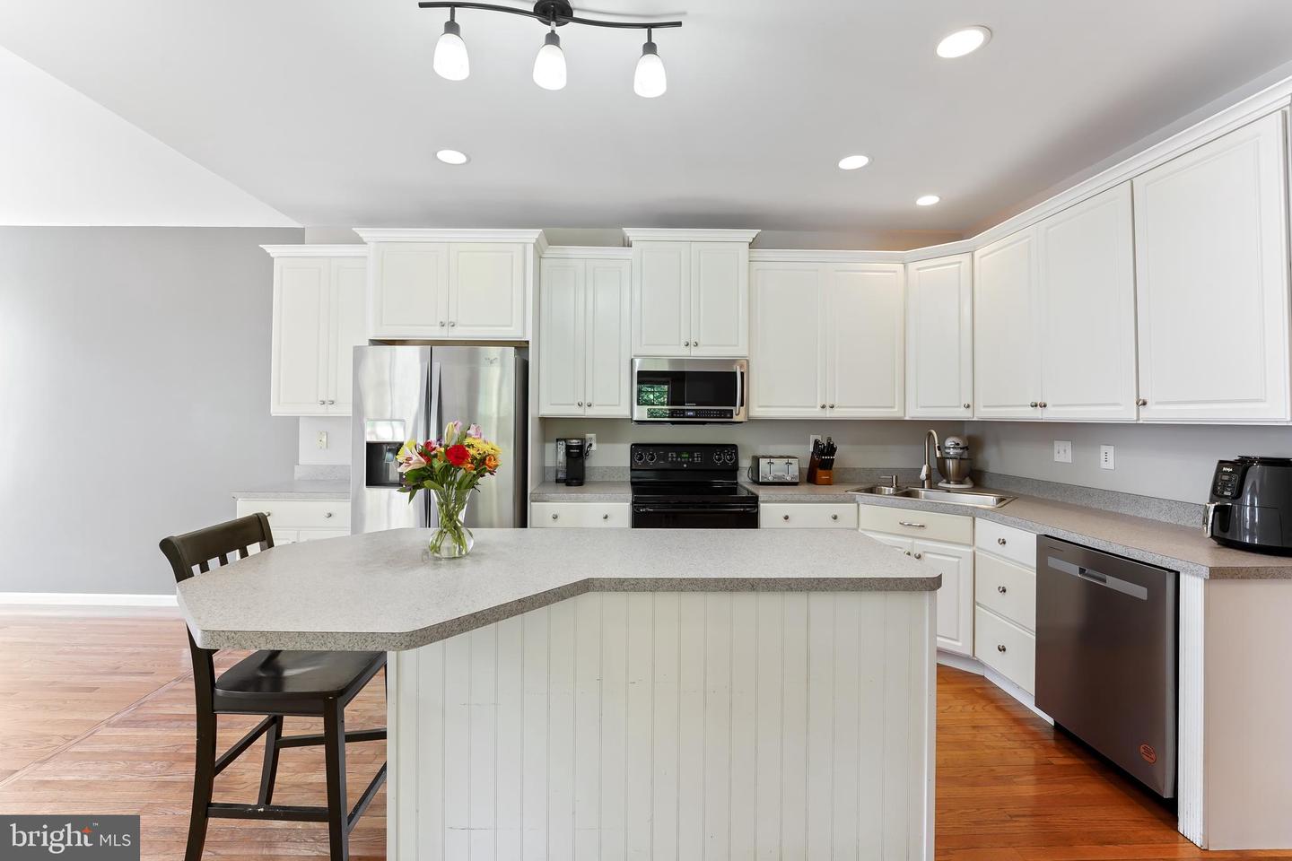 568 Liberty Cir