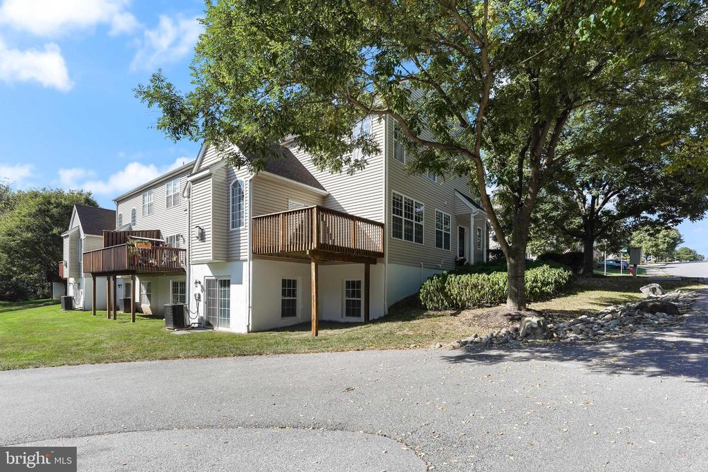 568 Liberty Cir