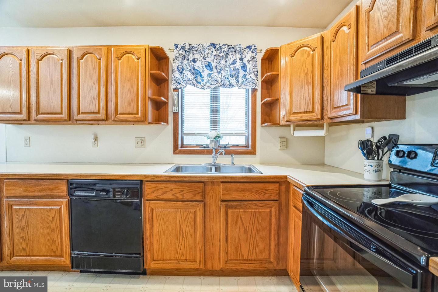 446 Rosehill Rd