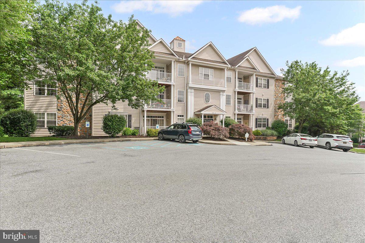 306 VICTORIA GARDENS DRIVE D