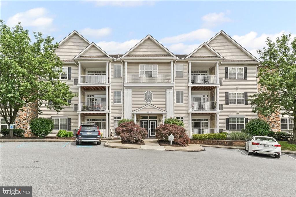 306 VICTORIA GARDENS DRIVE D