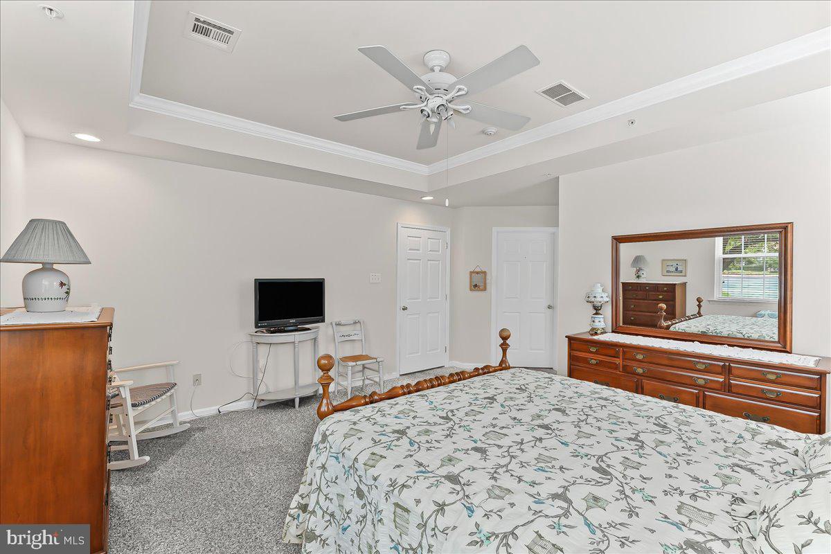 306 VICTORIA GARDENS DRIVE D