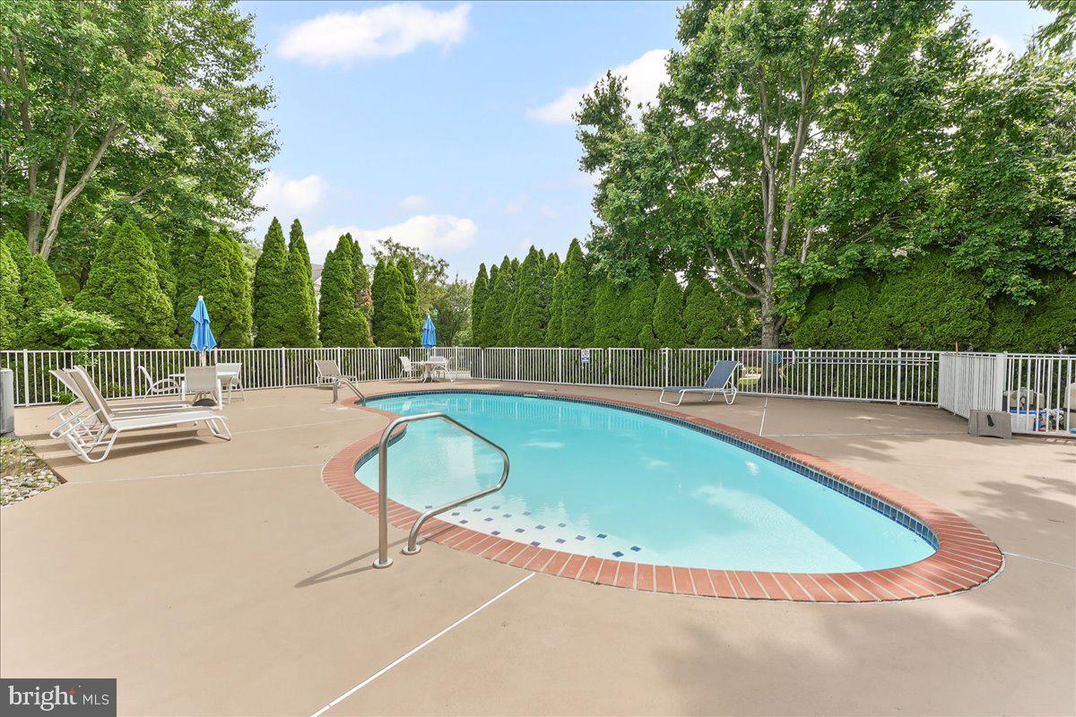 306 VICTORIA GARDENS DRIVE D