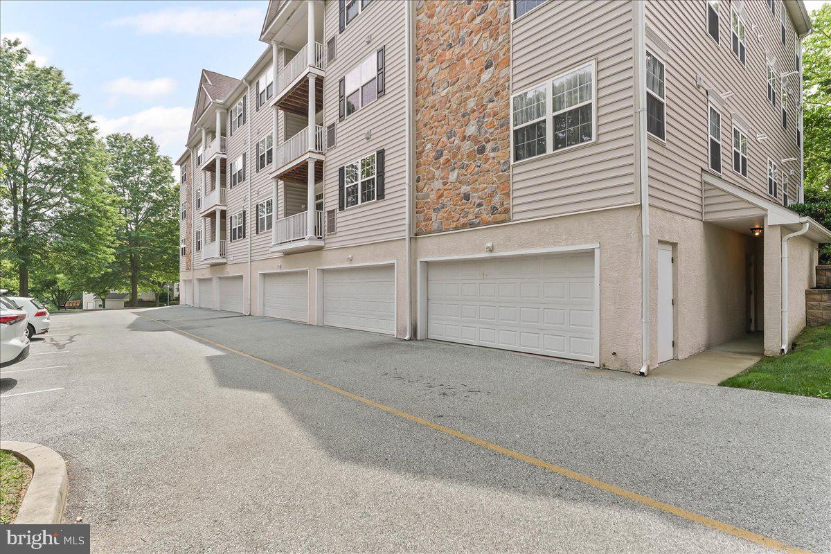 306 VICTORIA GARDENS DRIVE D