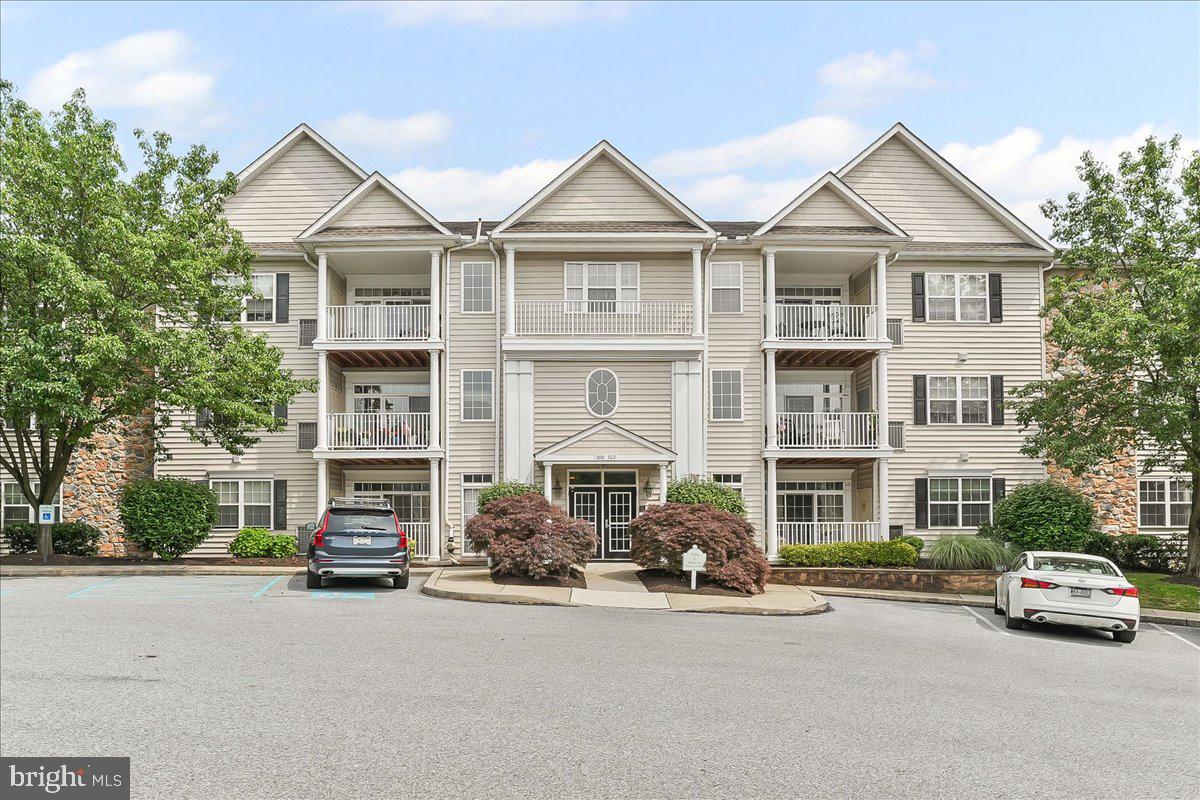 306 VICTORIA GARDENS DRIVE D