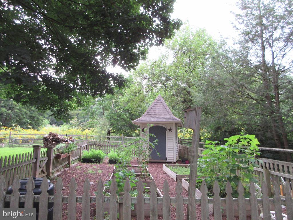 809 GENERAL STERLING DRIVE
