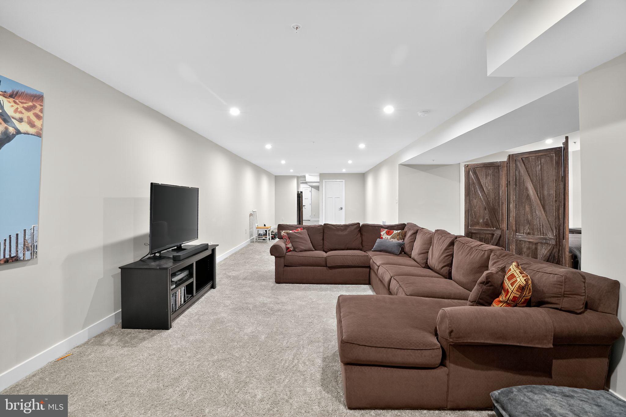 701 CASCADE WAY