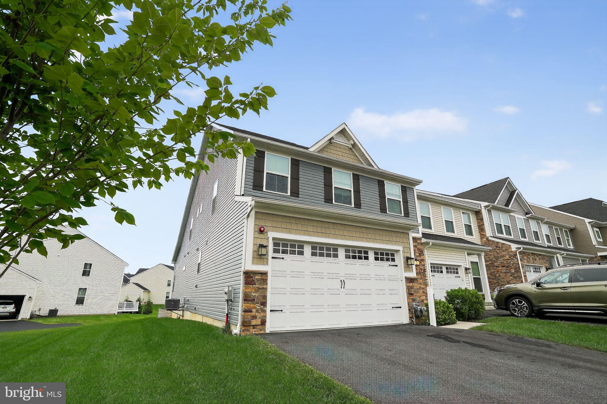 701 CASCADE WAY