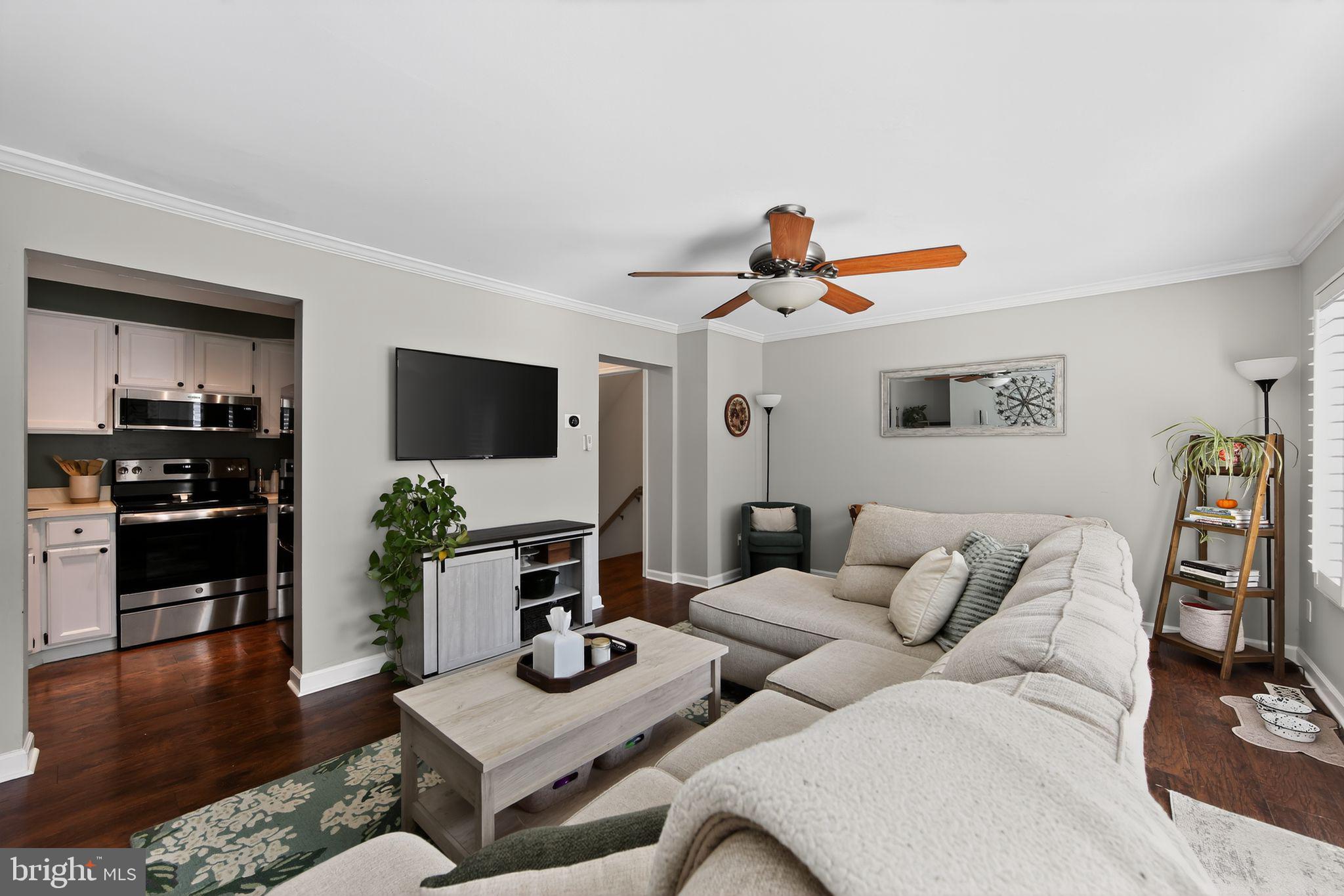 24 W JONATHAN COURT 24