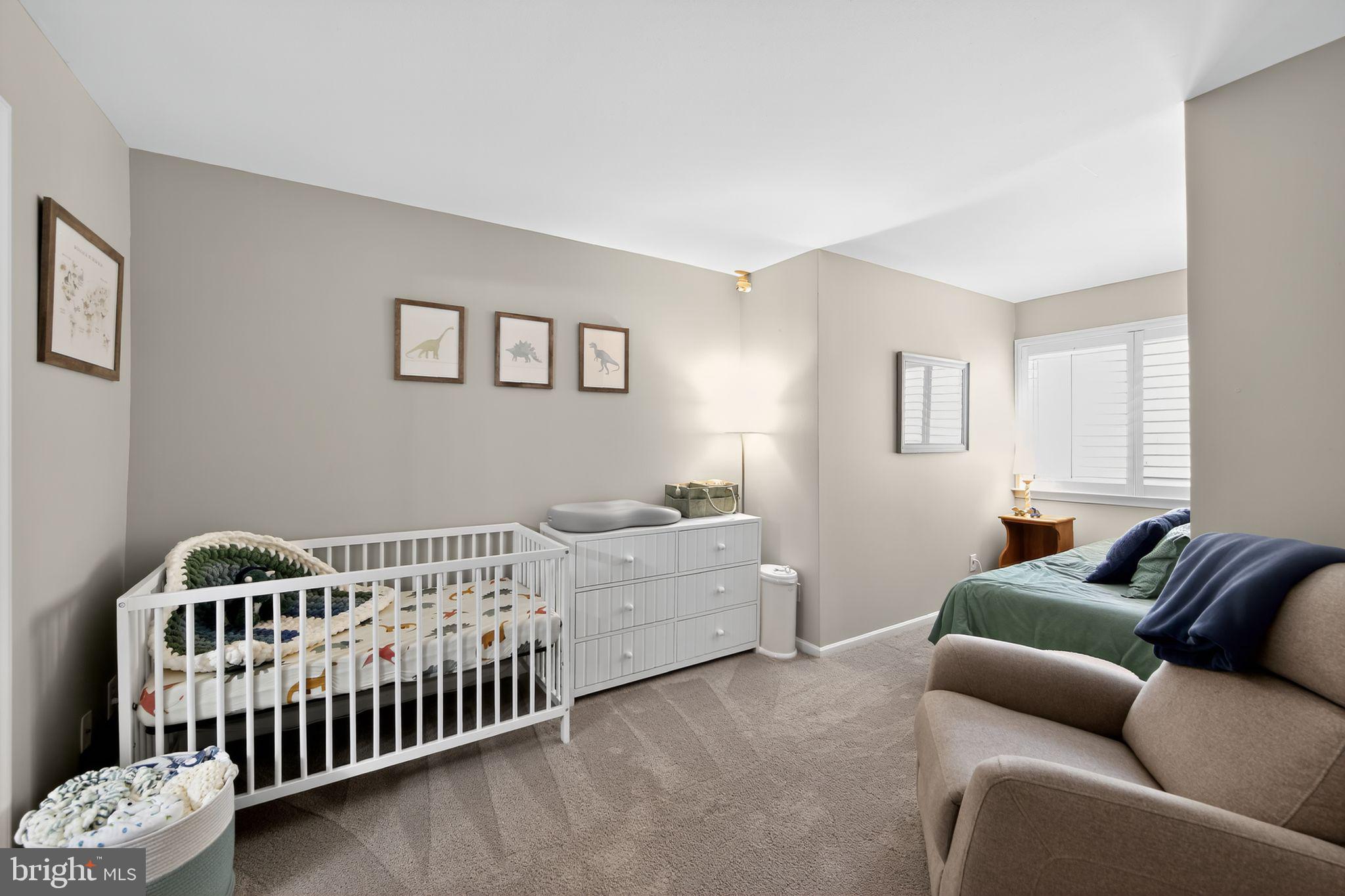 24 W JONATHAN COURT 24