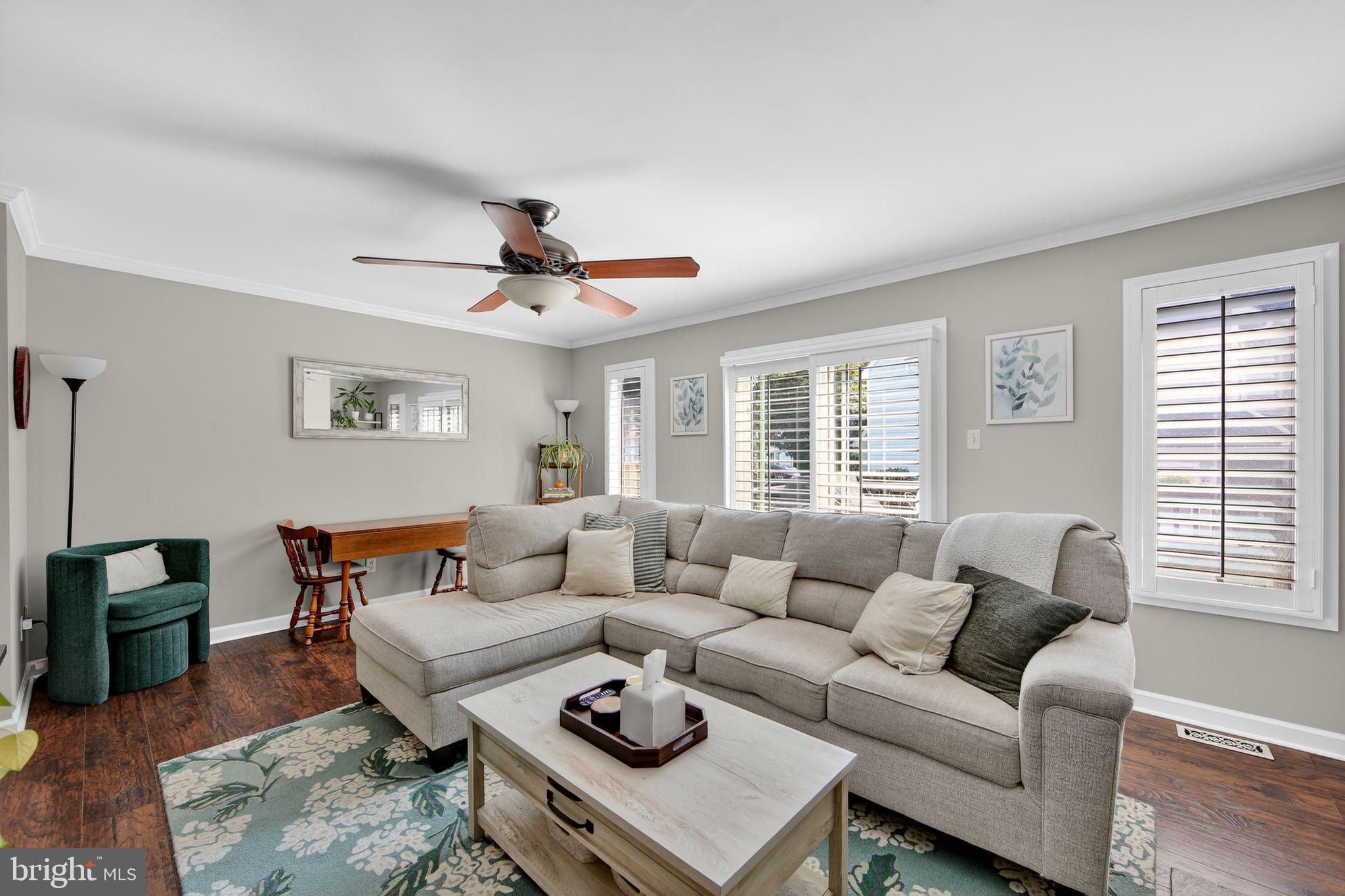 24 W JONATHAN COURT 24