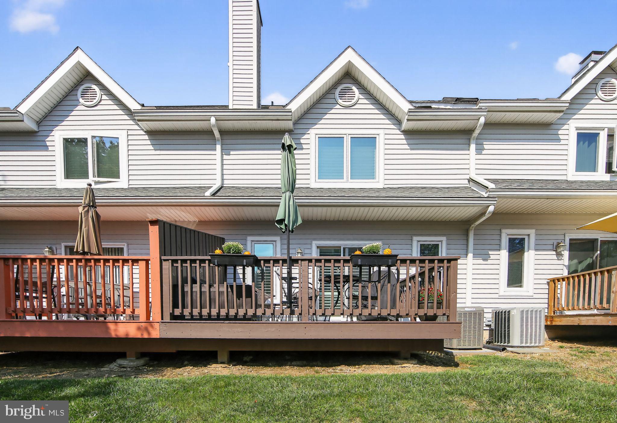 24 W JONATHAN COURT 24