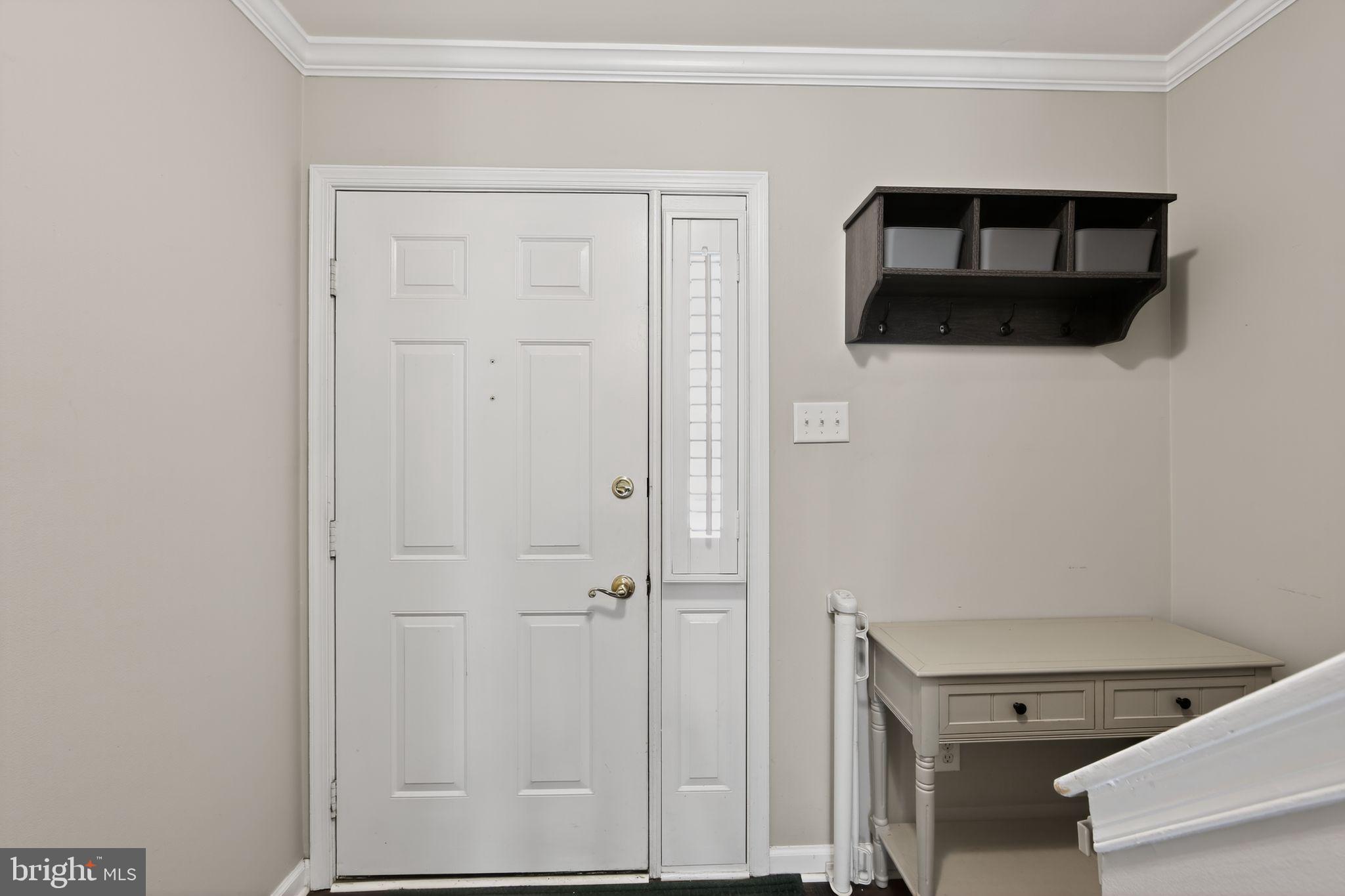 24 W JONATHAN COURT 24