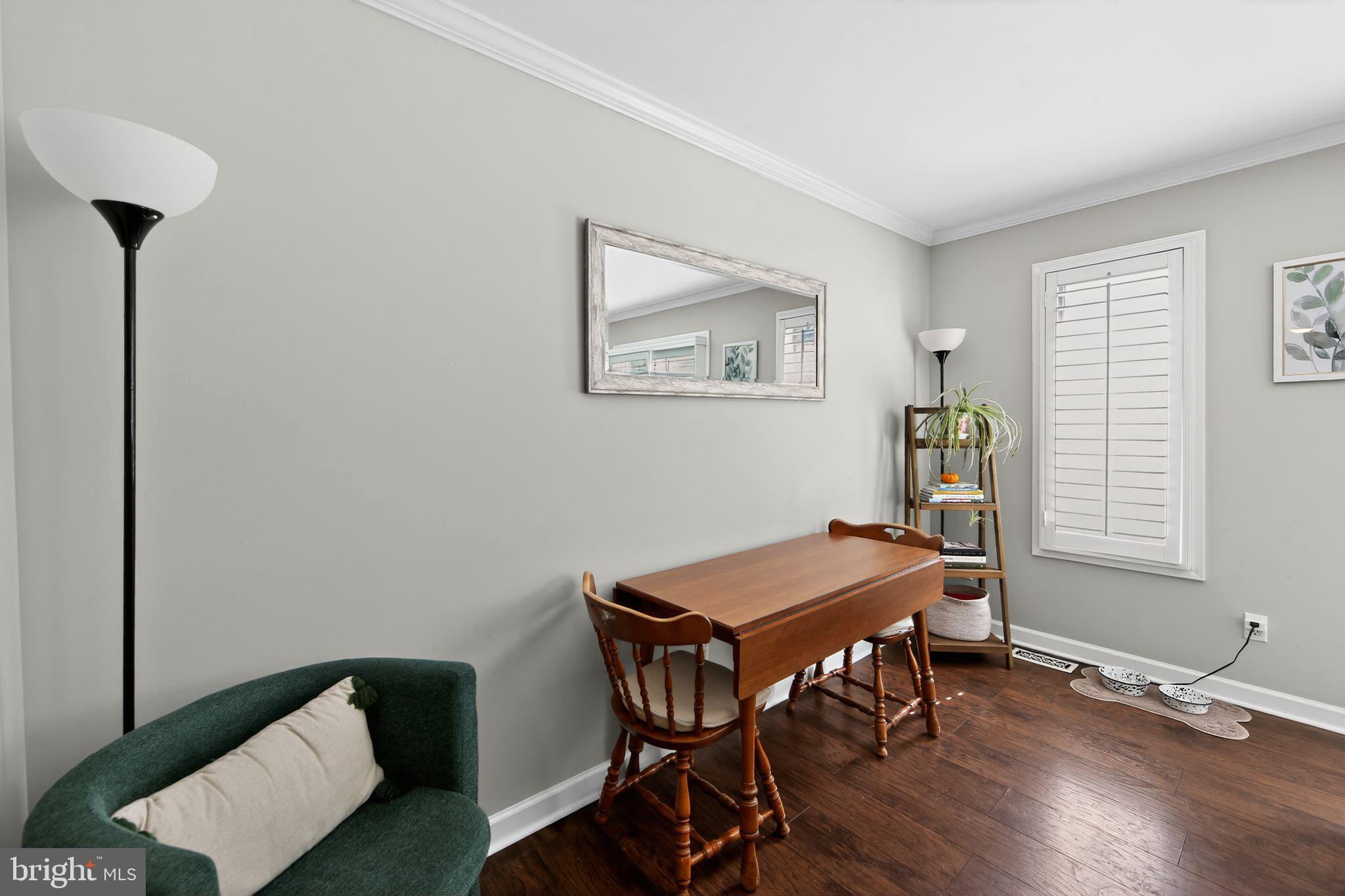 24 W JONATHAN COURT 24