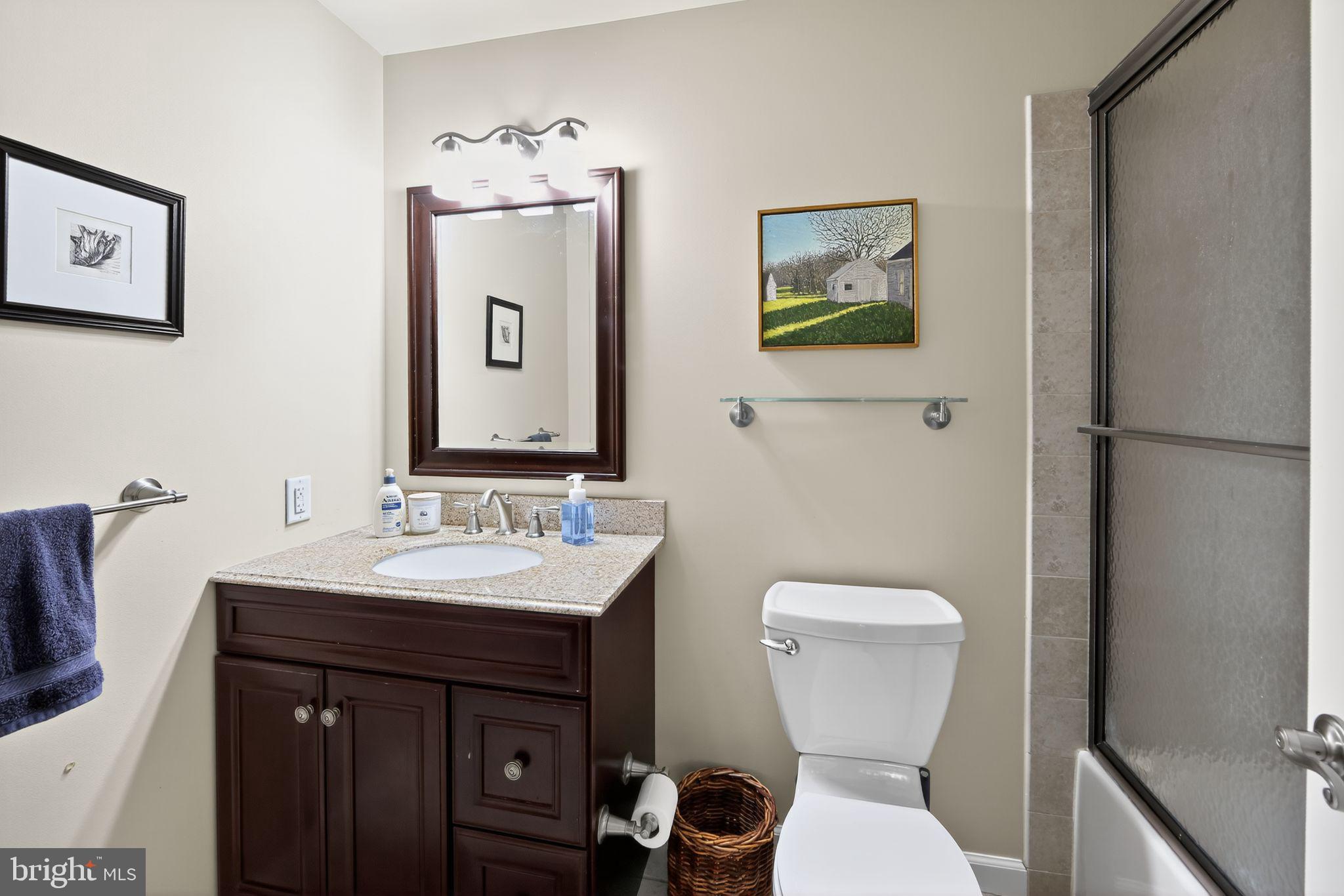 24 W JONATHAN COURT 24