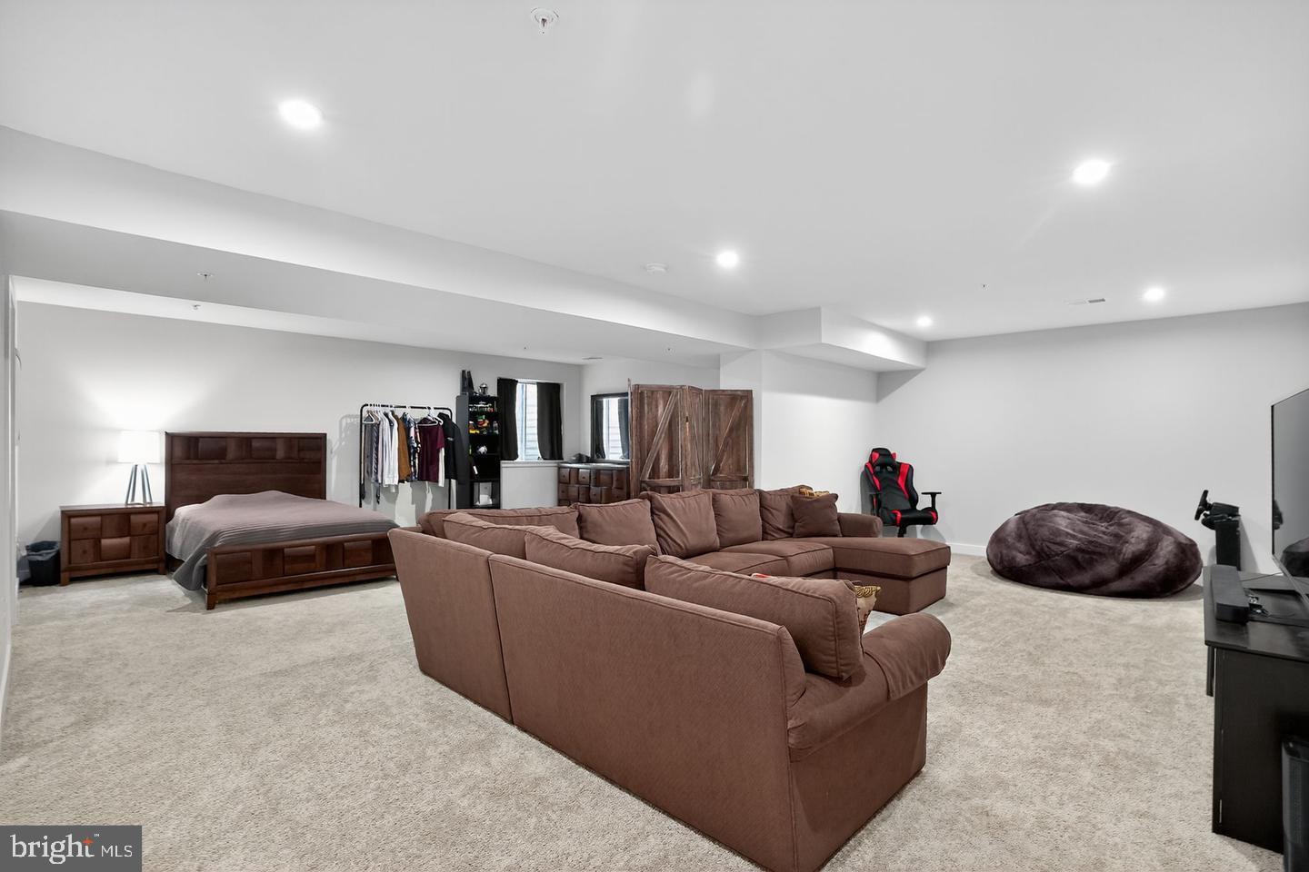 701 CASCADE WAY