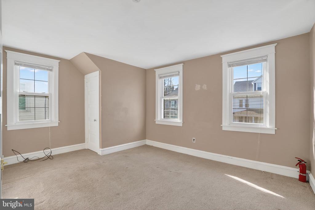 153 JACKSON AVENUE