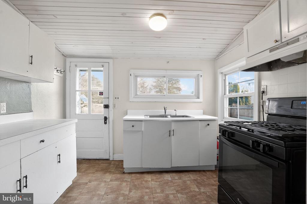 153 JACKSON AVENUE