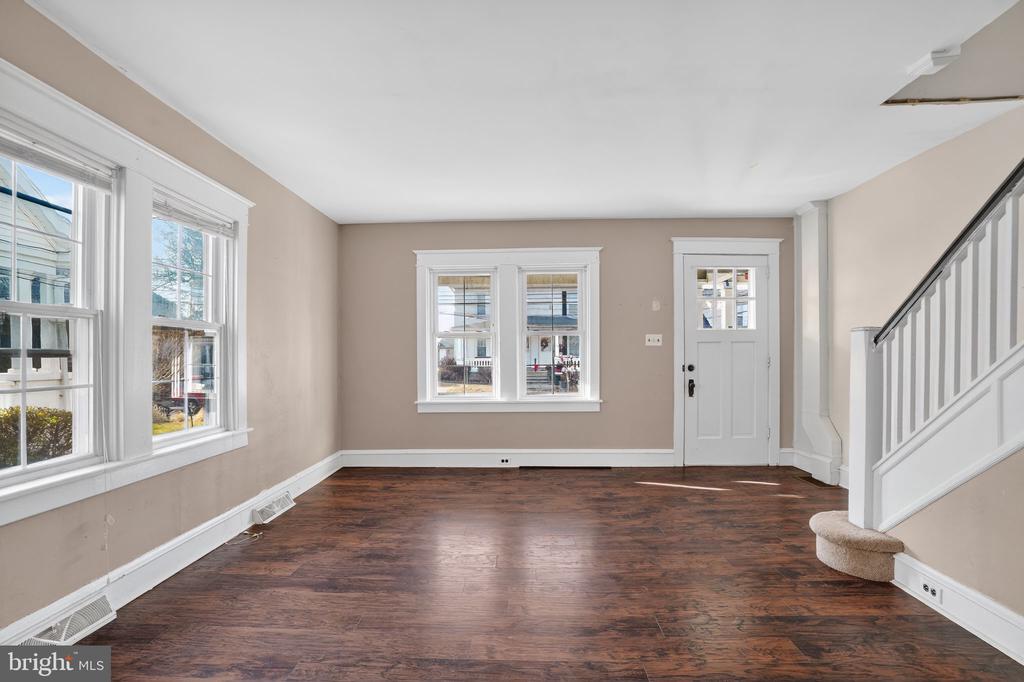 153 JACKSON AVENUE