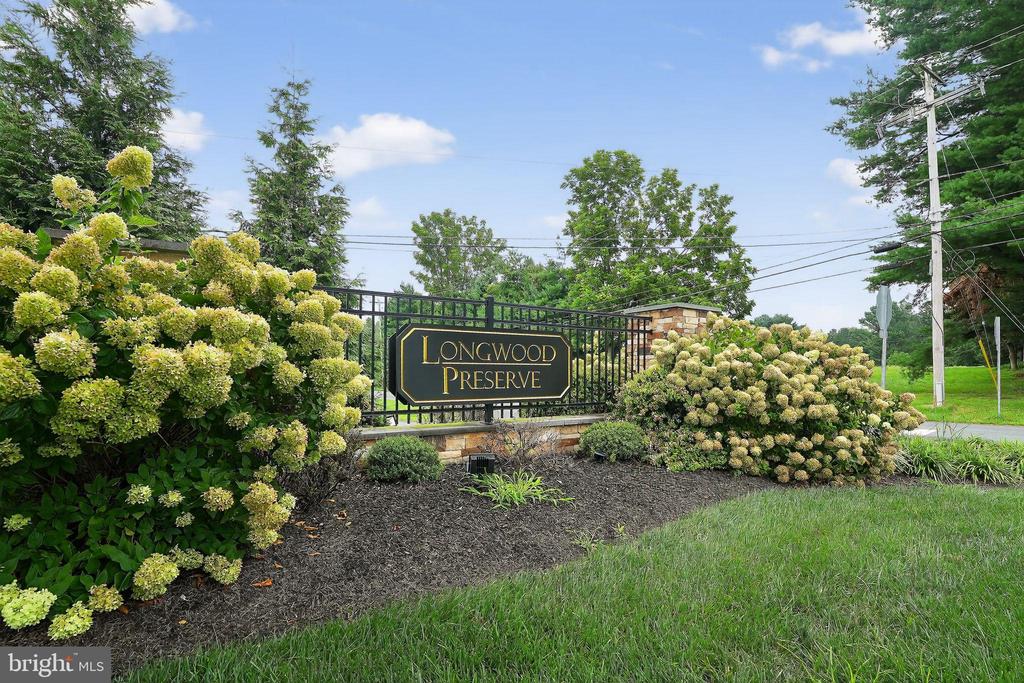 701 CASCADE WAY