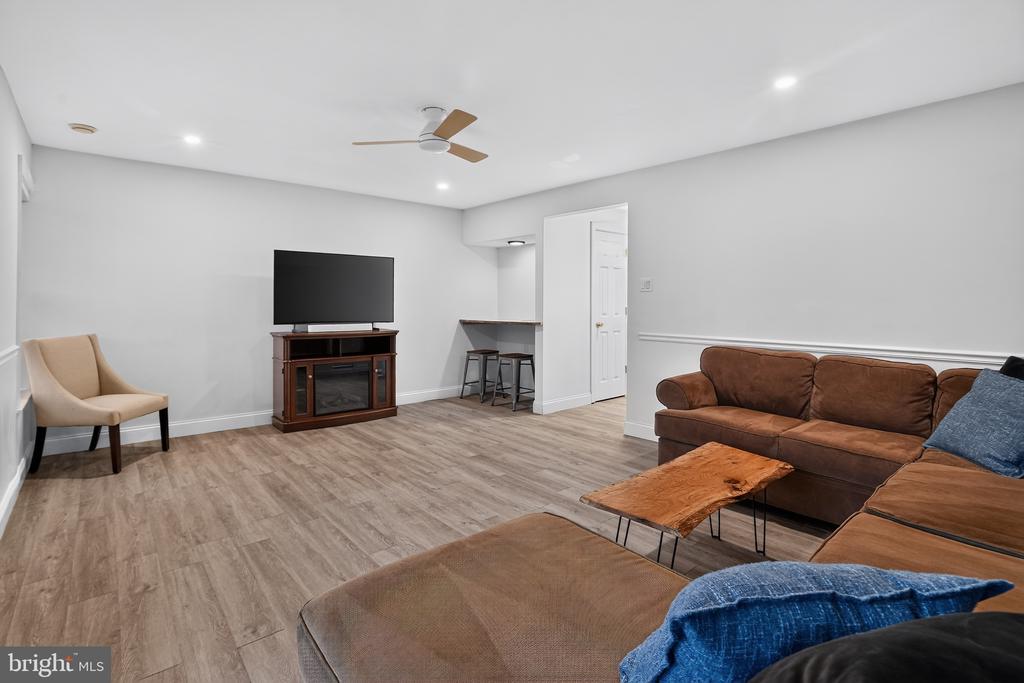 793 BRETTINGHAM COURT Unit: 704