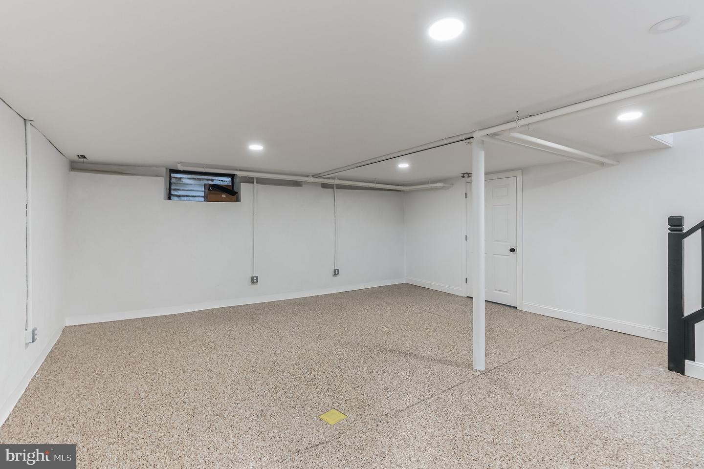 141 W Plumstead Ave
