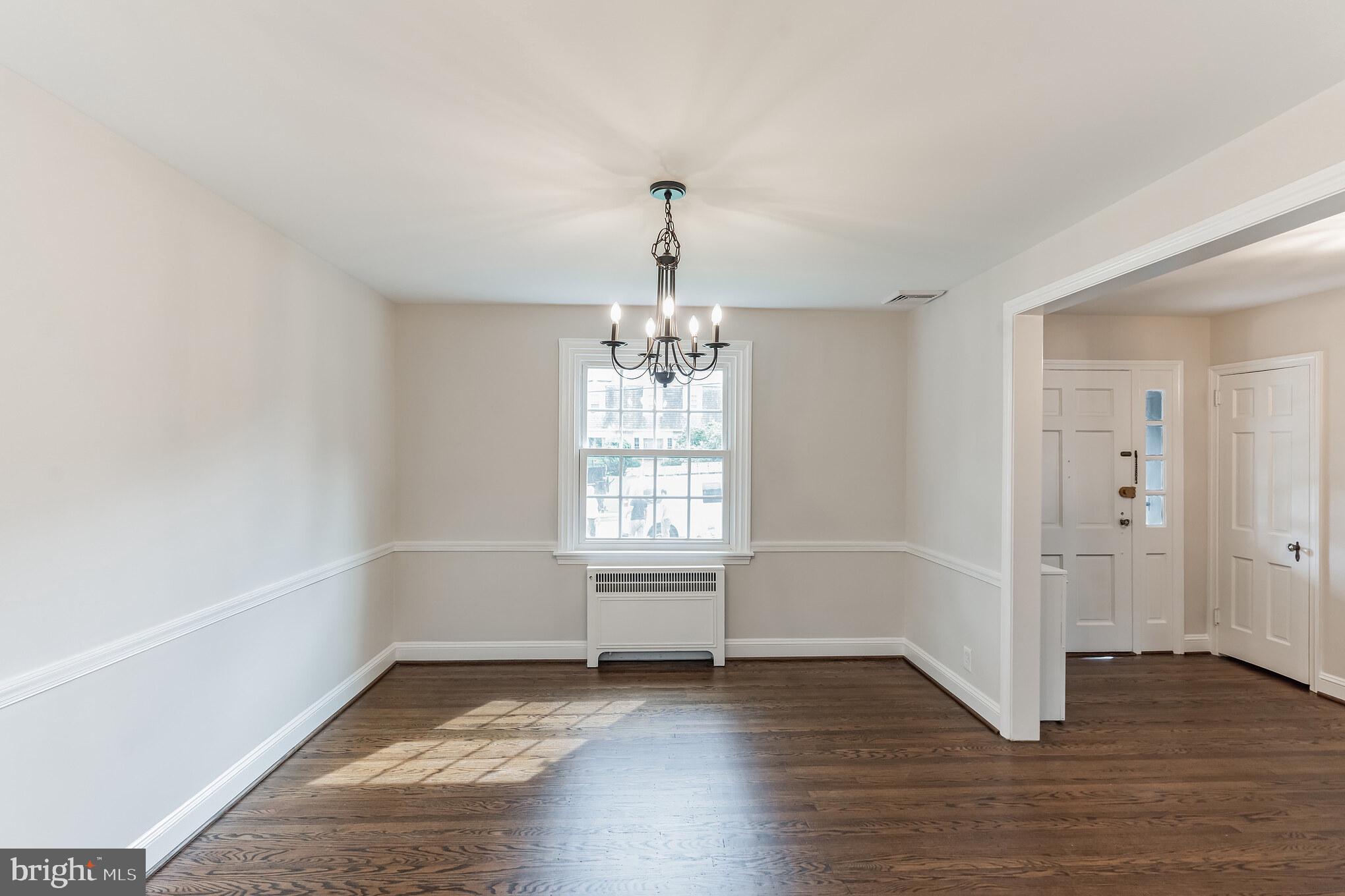 141 W Plumstead Ave