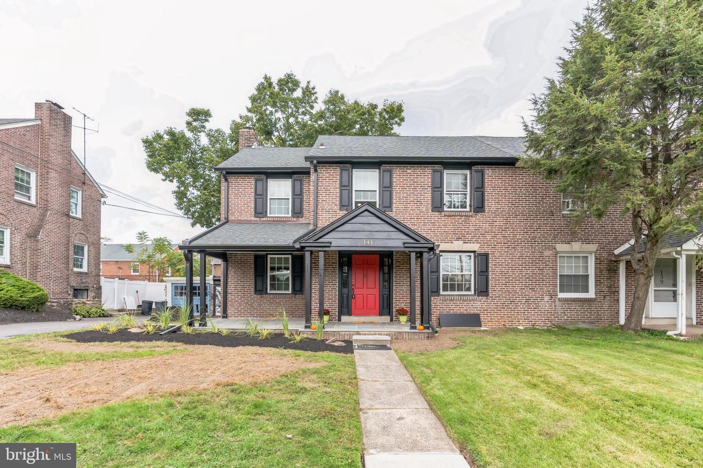 141 W Plumstead Ave