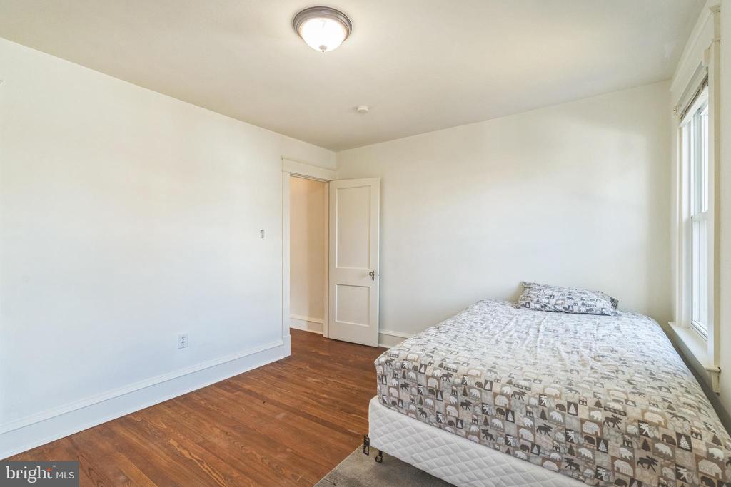 169 E Avon Rd