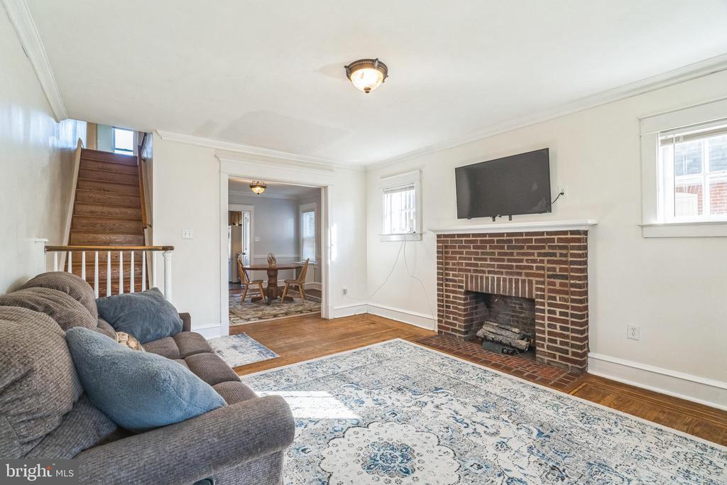 169 E Avon Rd
