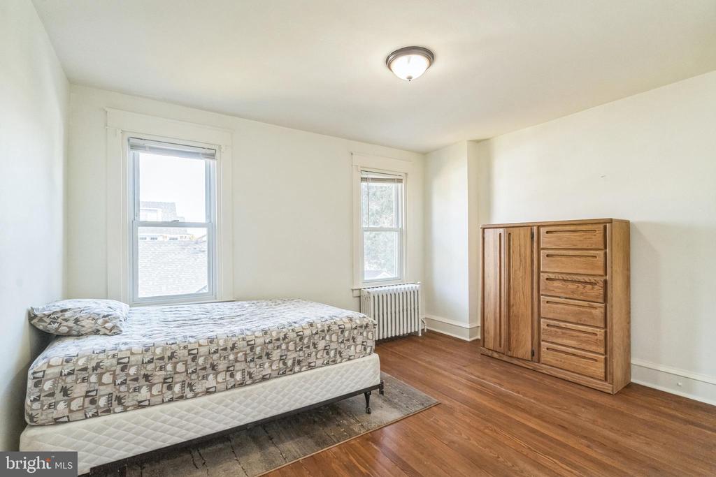 169 E Avon Rd