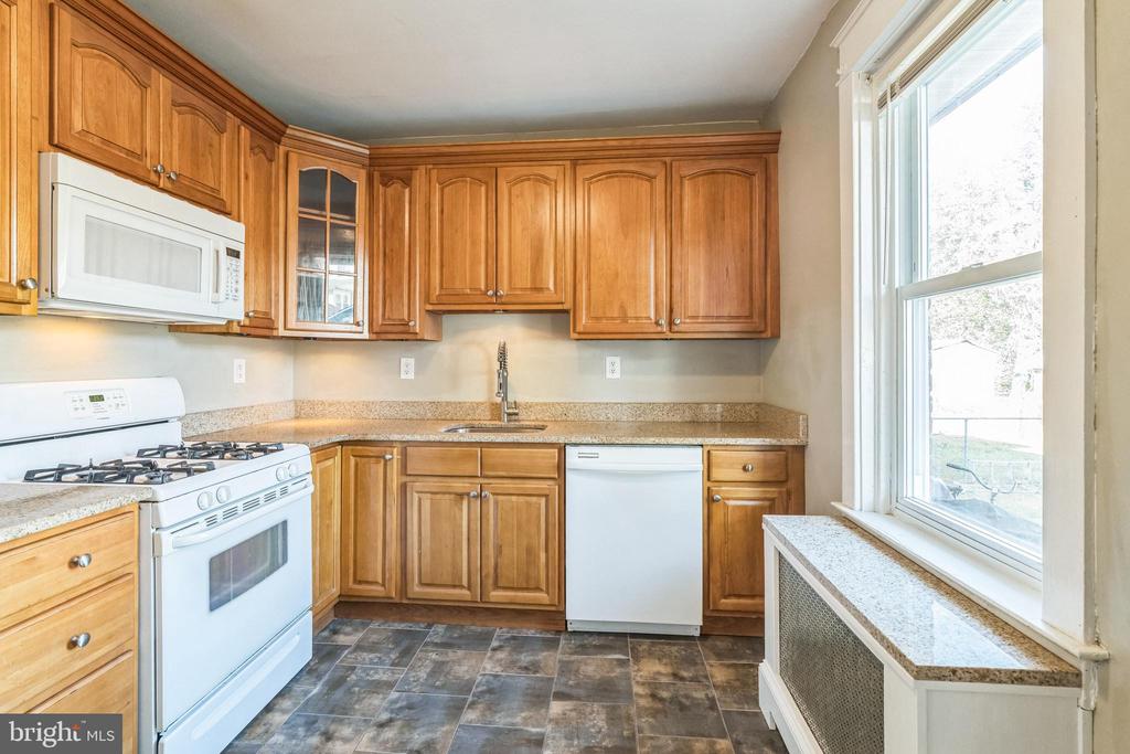 169 E Avon Rd