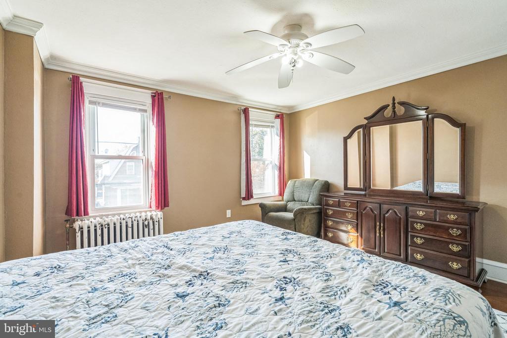 169 E Avon Rd