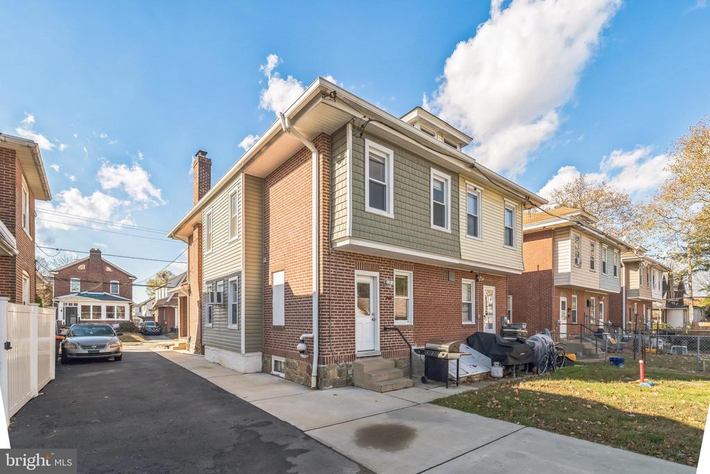 169 E Avon Rd