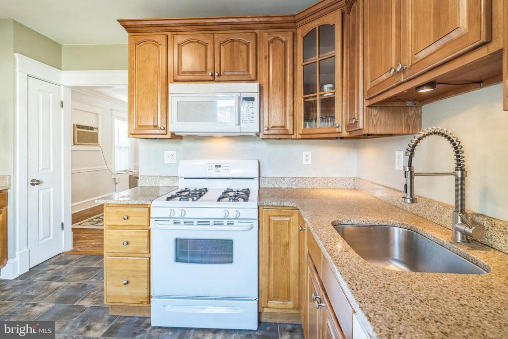 169 E Avon Rd