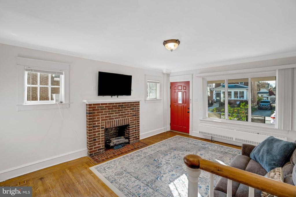 169 E Avon Rd