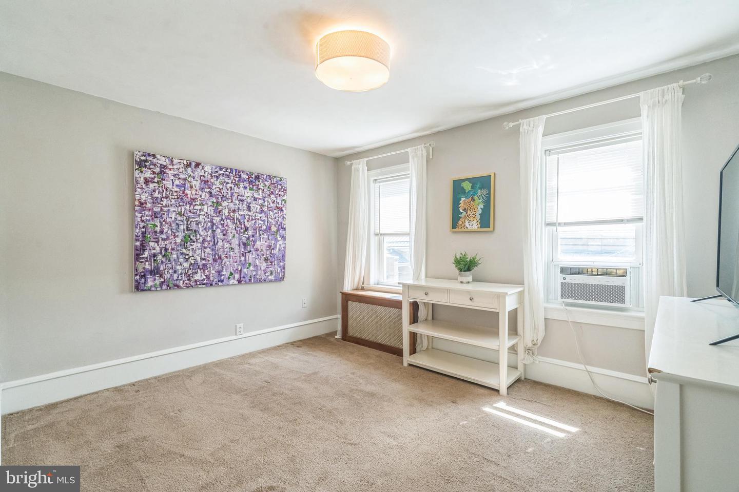 228 S 5th Ave