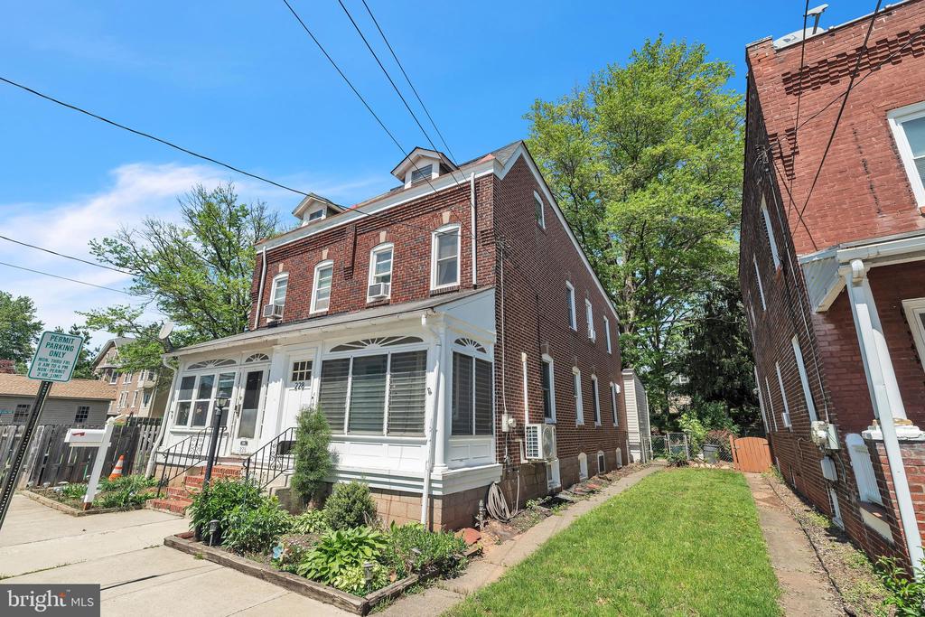 228 S 5th Ave